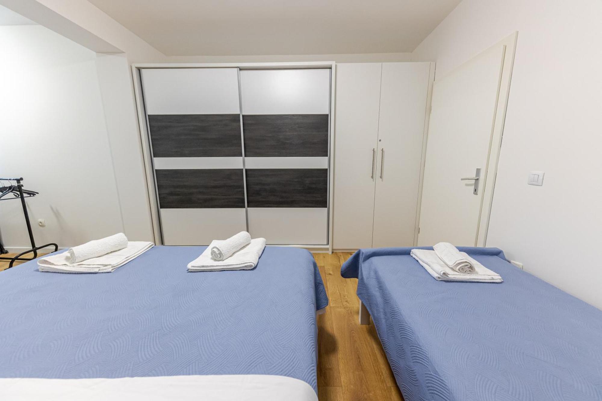 House Niko M With 6 Apartments スプリト エクステリア 写真