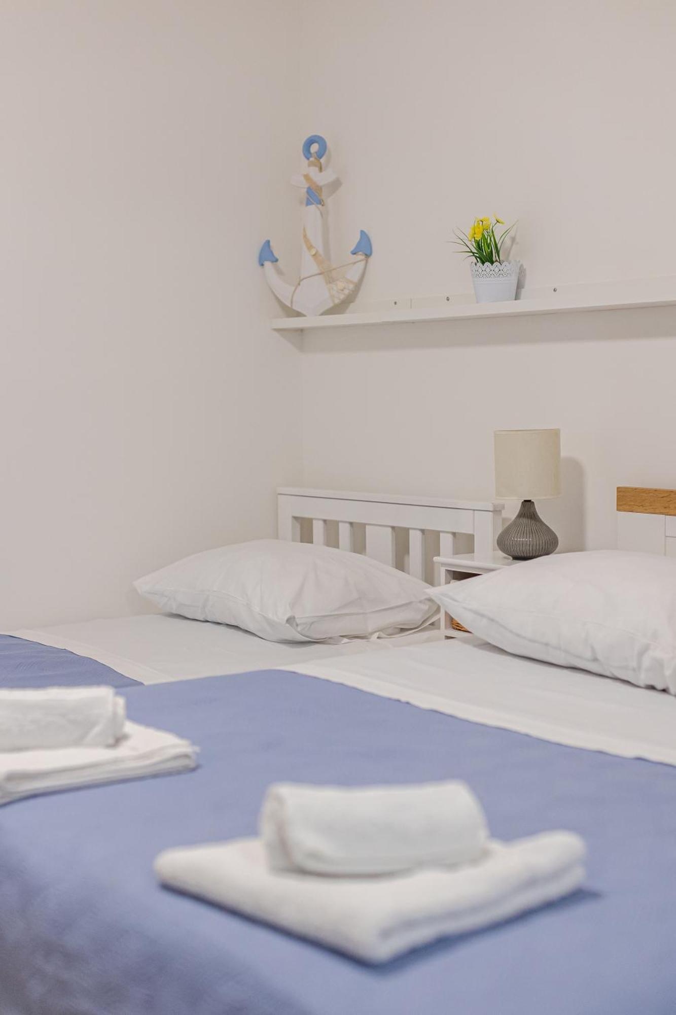House Niko M With 6 Apartments スプリト エクステリア 写真