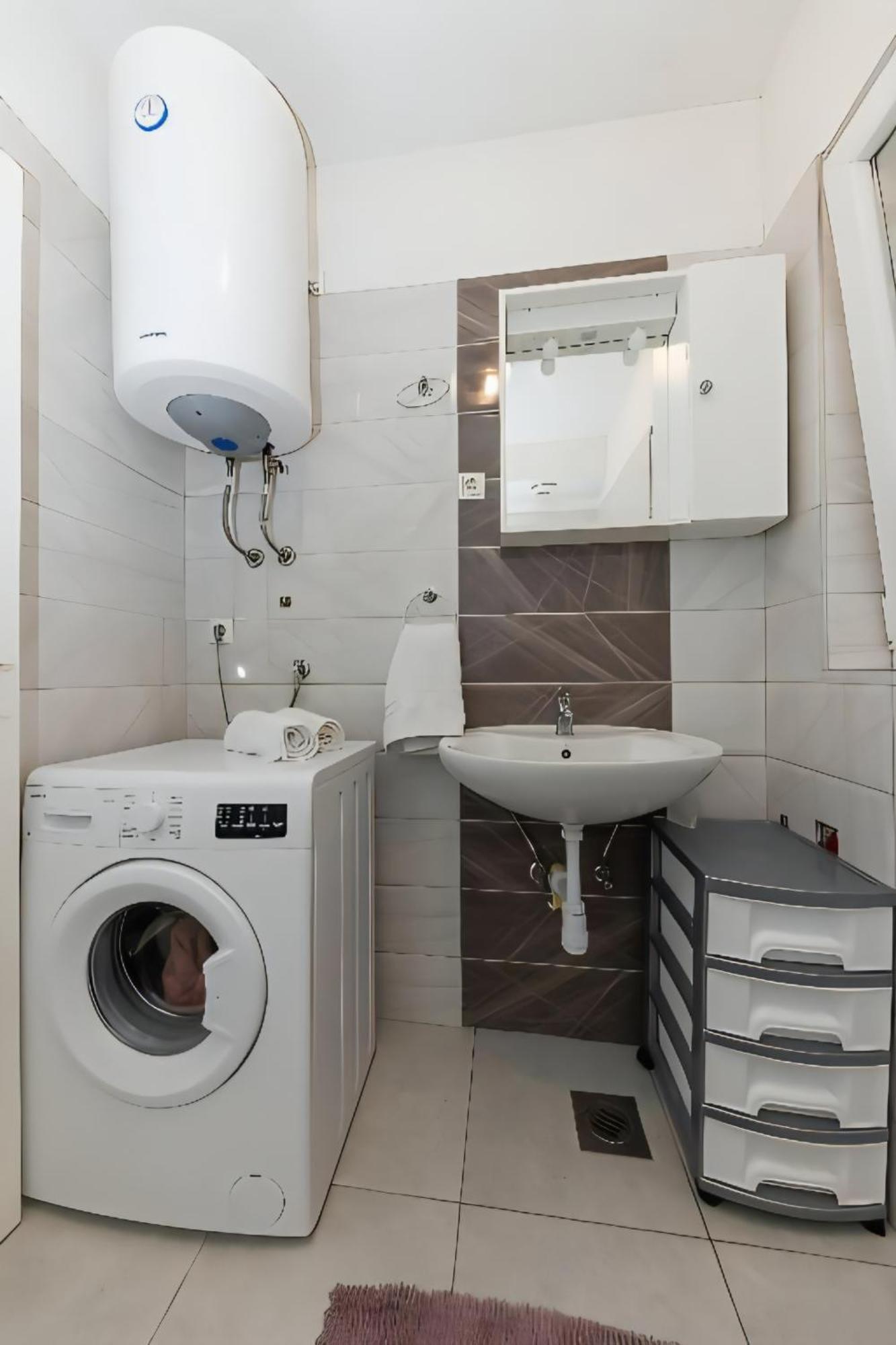 House Niko M With 6 Apartments スプリト 部屋 写真