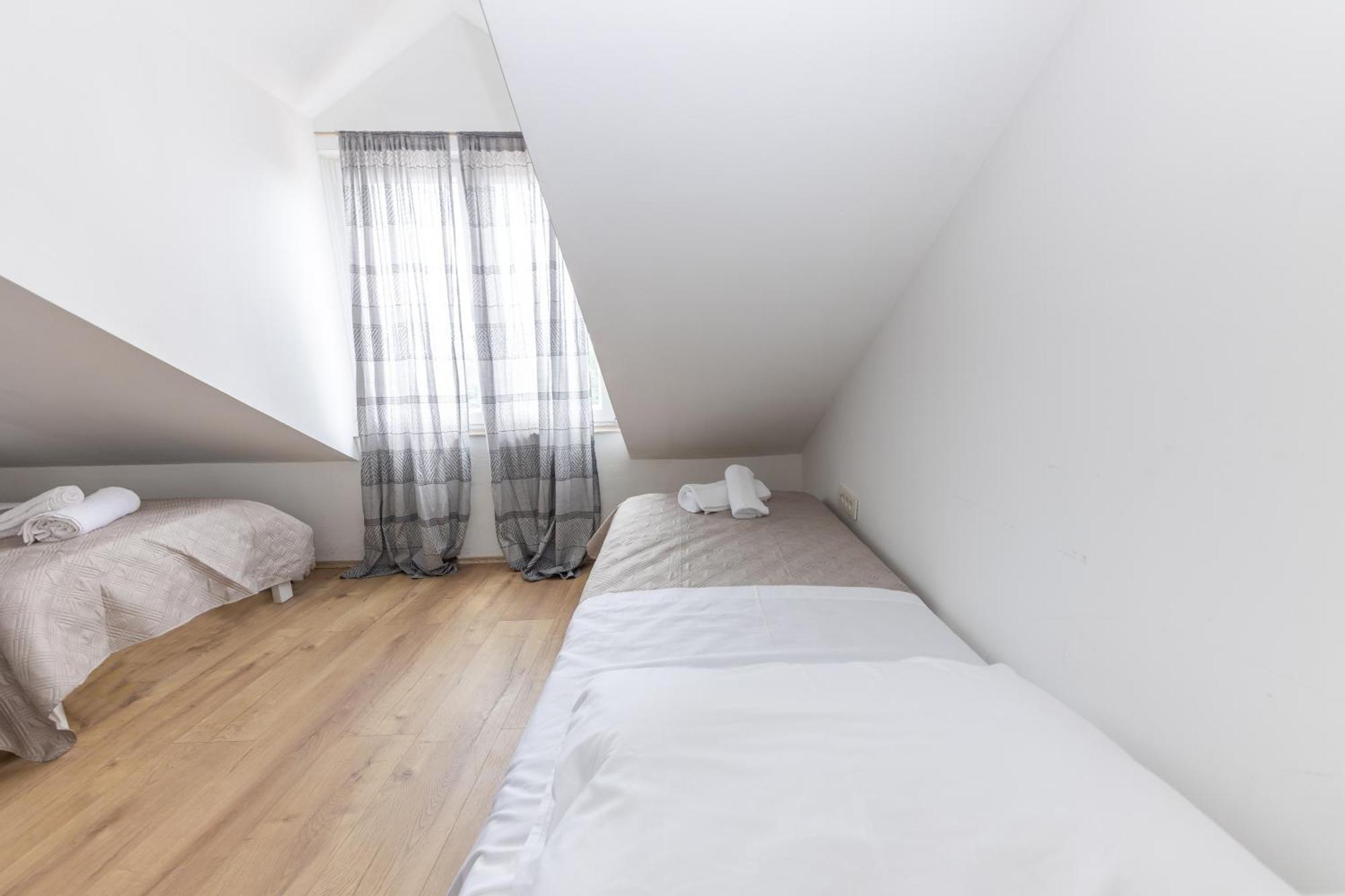House Niko M With 6 Apartments スプリト エクステリア 写真