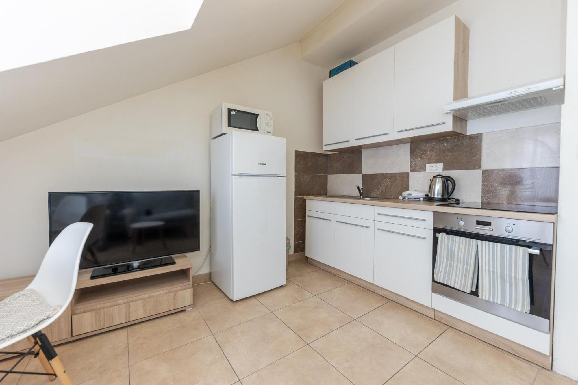 House Niko M With 6 Apartments スプリト エクステリア 写真